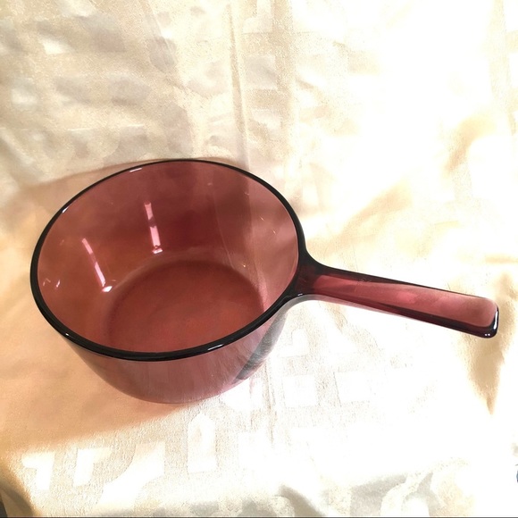 CRANBERRY Corning VISIONWARE 1.5 litre Saucepan - Picture 5 of 5